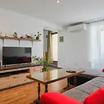 Villa House Luna By Guide