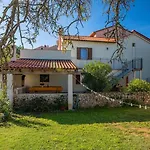 House Luna By Guide Pomer