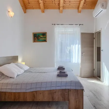 House Luna By Guide Villa