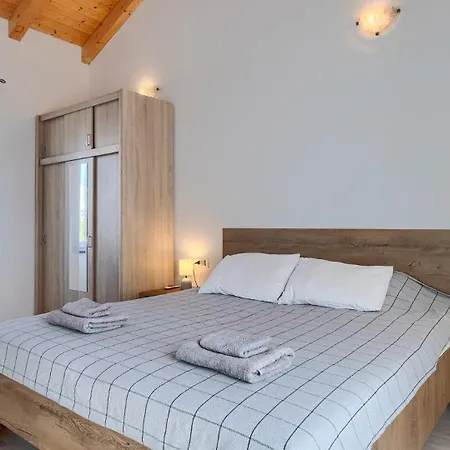 House Luna By Guide Villa