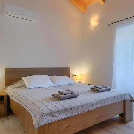 House Luna By Guide Villa Pomer