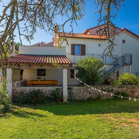 House Luna By Guide Pomer