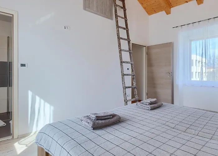 House Luna By Guide Villa Pomer