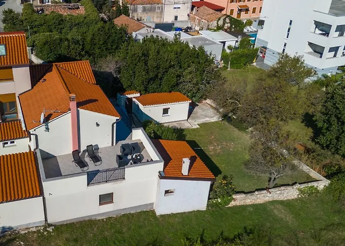 House Luna By Guide * Pomer